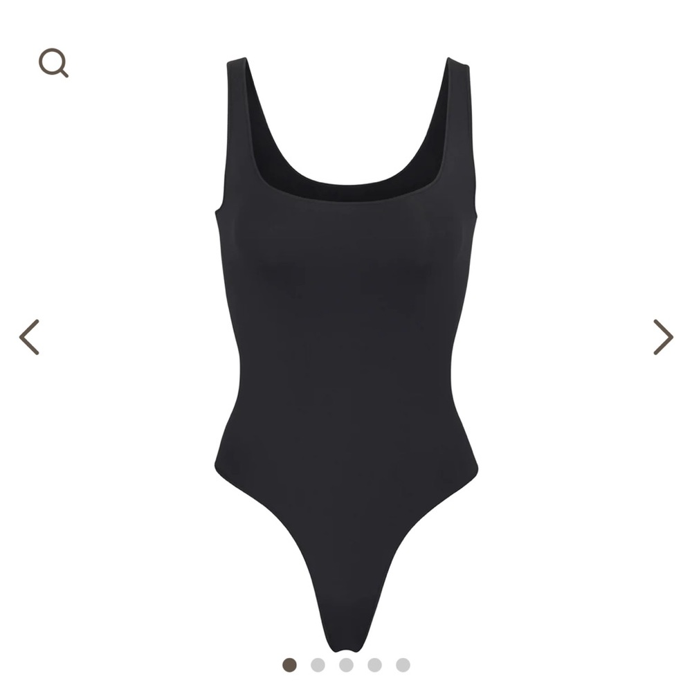 SKIMS ESSENTIAL SCOOP NECK BODYSUIT NWOT S/M